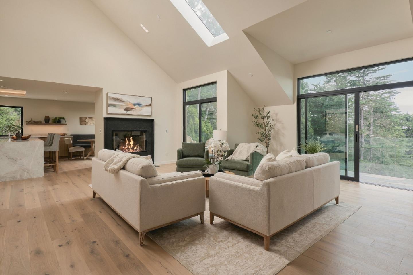 231 Spindrift Road Carmel, CA 93923 - Photo 11 of 43 Gallery Image 11