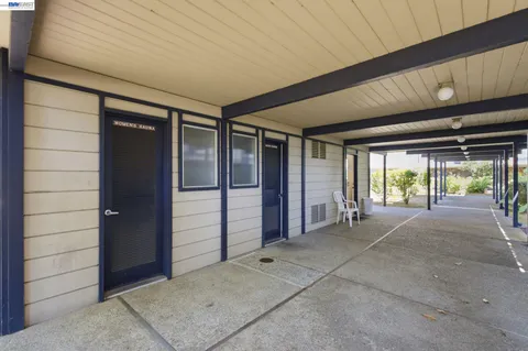 $385,000 | 955 Shorepoint Court, Unit 100, Alameda, CA 94501
