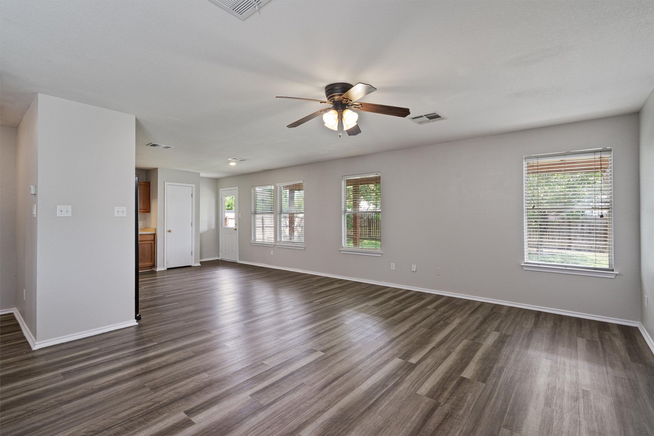 142 Jack Rabbit Lane Buda, TX 78610 - Photo 8 of 38