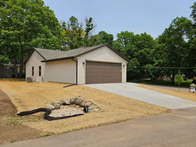 $389,900 | 915 Sutherland Avenue, Janesville, WI 53545