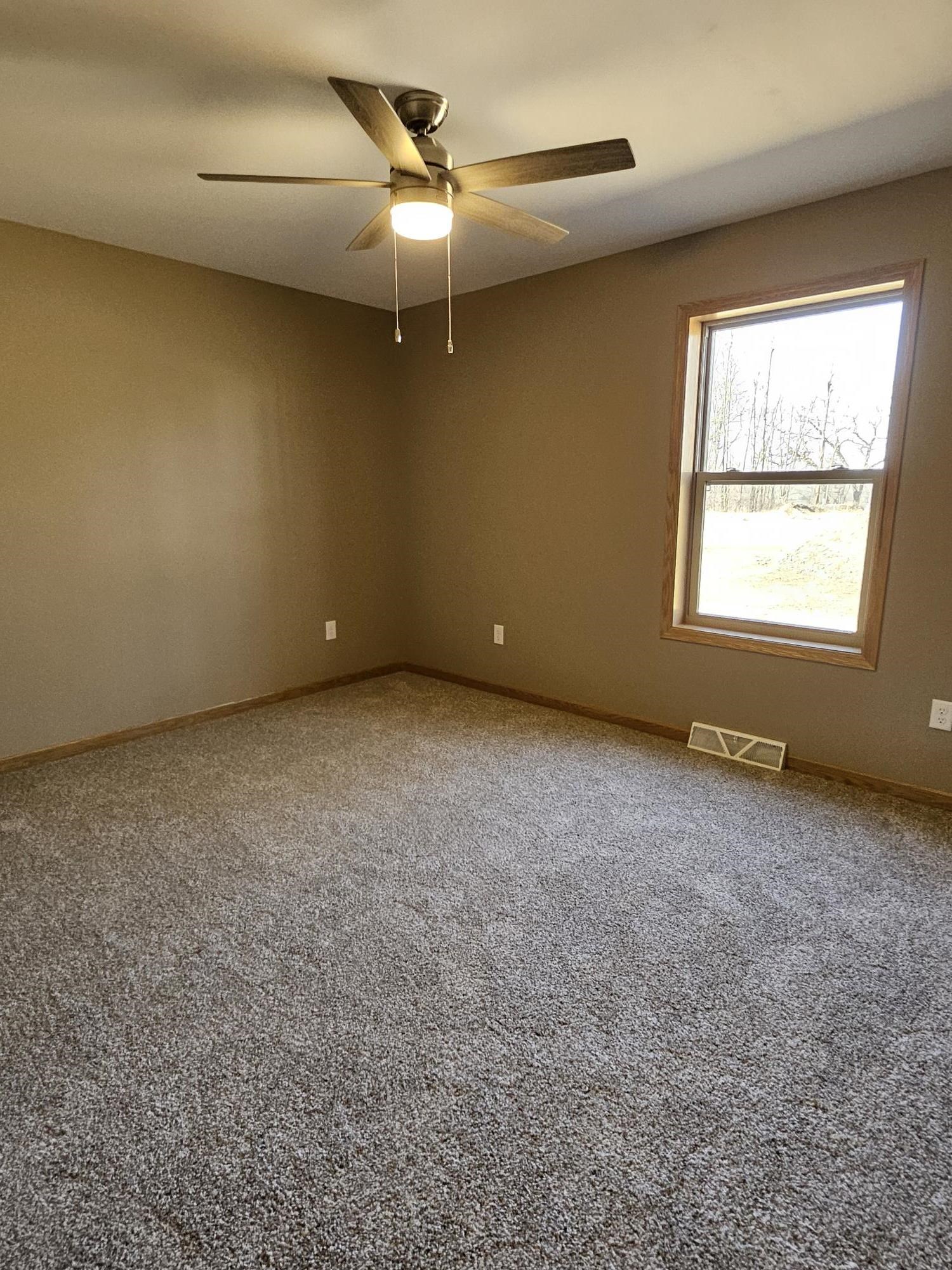 915 Sutherland Avenue Janesville, WI 53545 - Photo 23 of 27