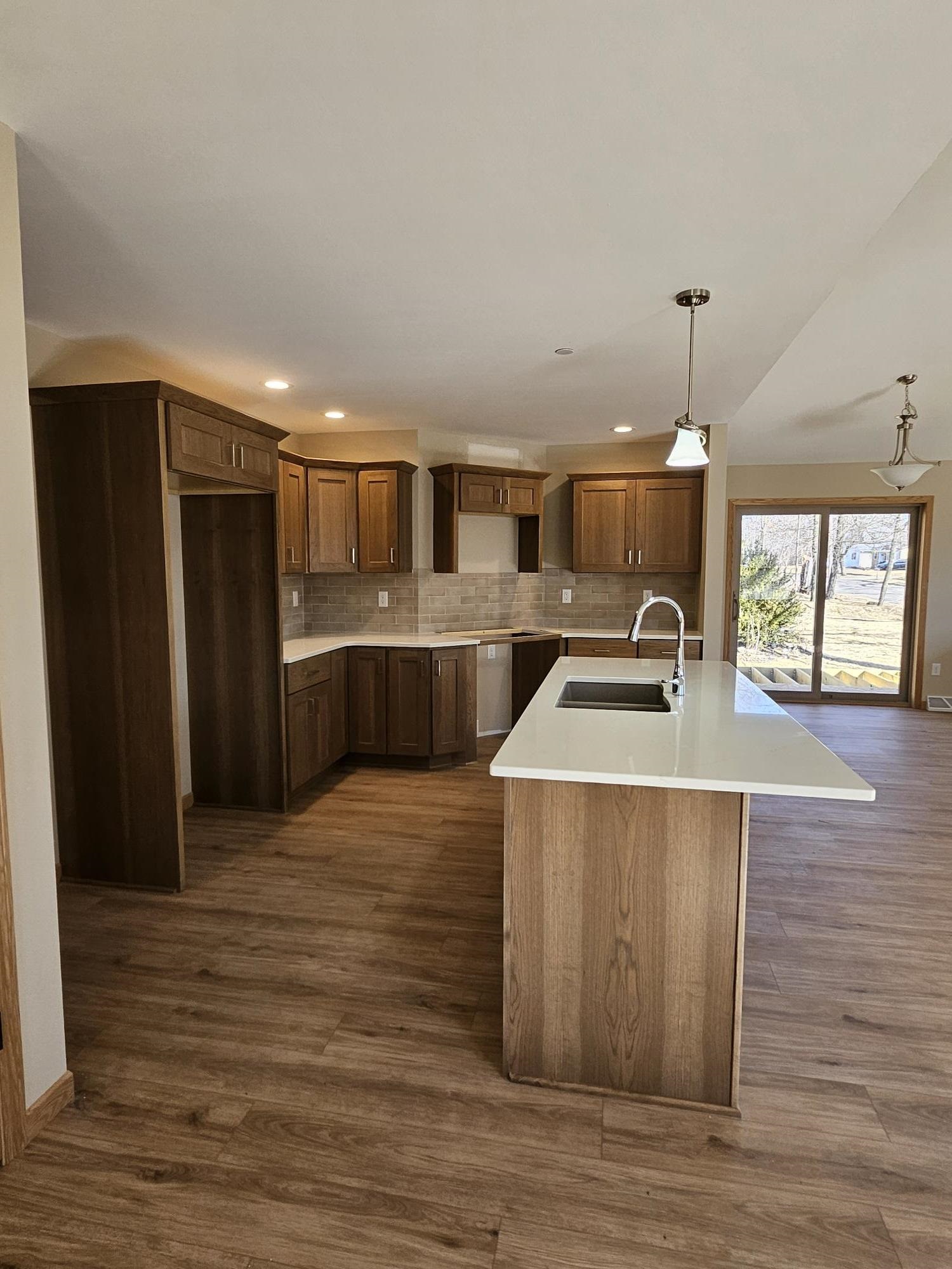 915 Sutherland Avenue Janesville, WI 53545 - Photo 9 of 27