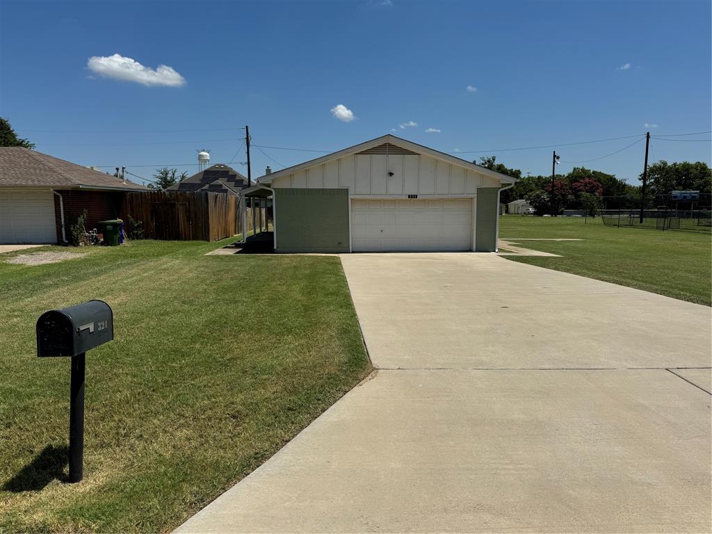 321 East Lake Street Krum, TX 76249 - Photo 4 of 24