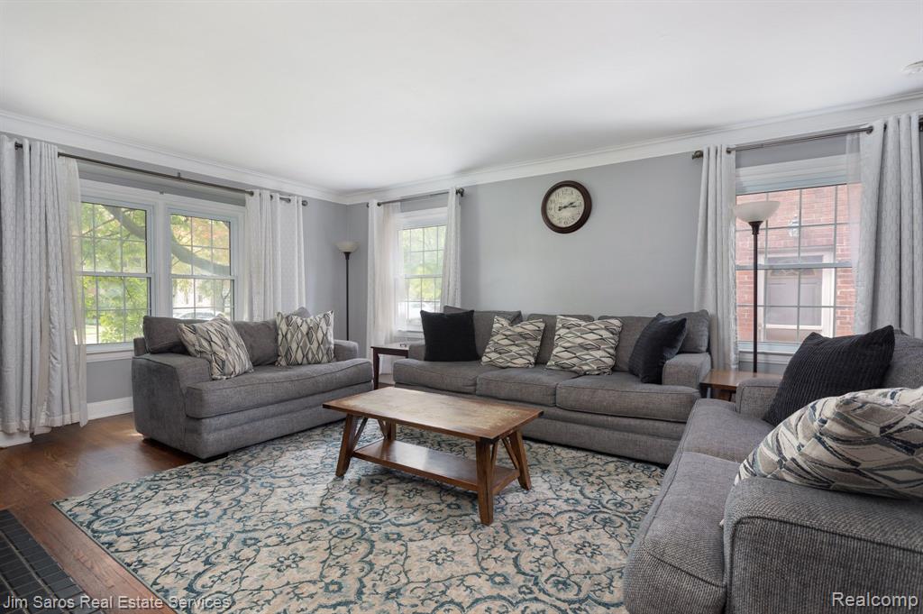 288 Moran Road Grosse Pointe Farms, MI 48236 - Photo 4 of 18