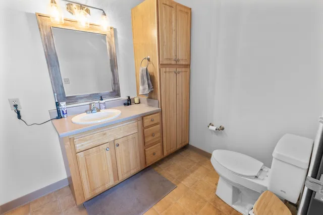 $3,899,900 | 1120 East Parkway Avenue, Oshkosh, WI 54901