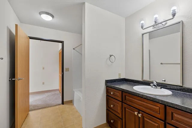 $3,899,900 | 1120 East Parkway Avenue, Oshkosh, WI 54901