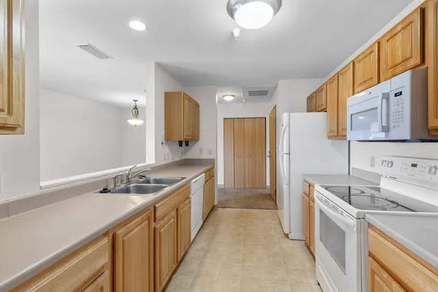 $3,899,900 | 1120 East Parkway Avenue, Oshkosh, WI 54901