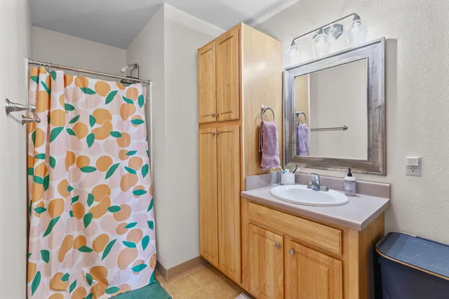 $3,899,900 | 1120 East Parkway Avenue, Oshkosh, WI 54901