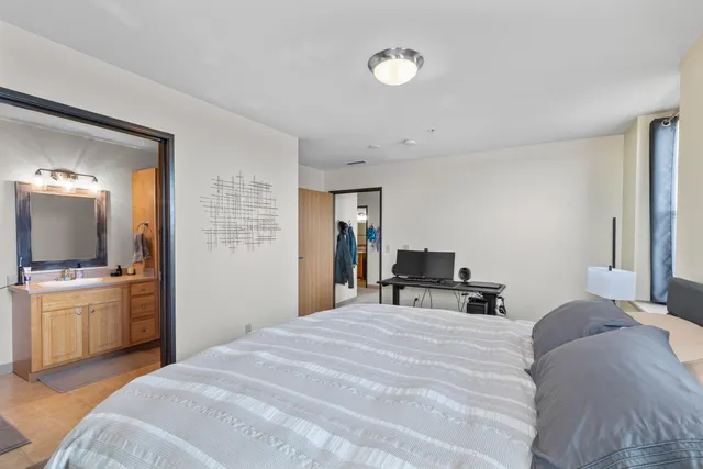 $3,899,900 | 1120 East Parkway Avenue, Oshkosh, WI 54901