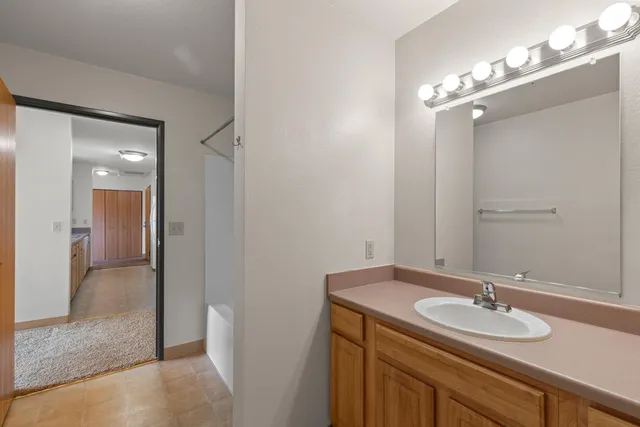 $3,899,900 | 1120 East Parkway Avenue, Oshkosh, WI 54901