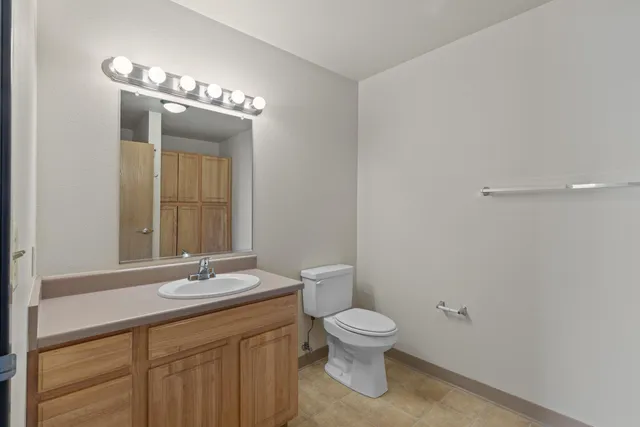 $3,899,900 | 1120 East Parkway Avenue, Oshkosh, WI 54901