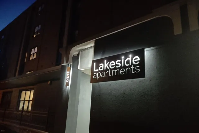 $3,899,900 | 1120 East Parkway Avenue, Oshkosh, WI 54901