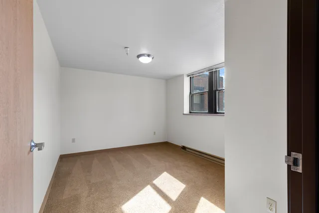 $3,899,900 | 1120 East Parkway Avenue, Oshkosh, WI 54901