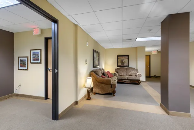 $3,899,900 | 1120 East Parkway Avenue, Oshkosh, WI 54901