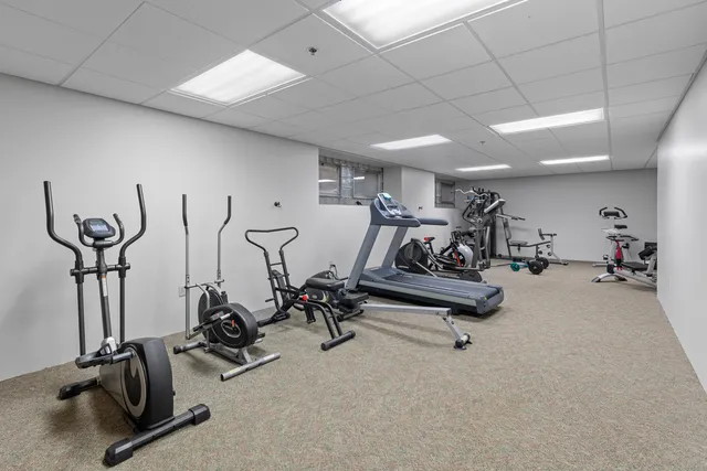 $3,899,900 | 1120 East Parkway Avenue, Oshkosh, WI 54901