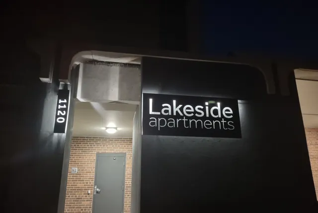 $3,899,900 | 1120 East Parkway Avenue, Oshkosh, WI 54901