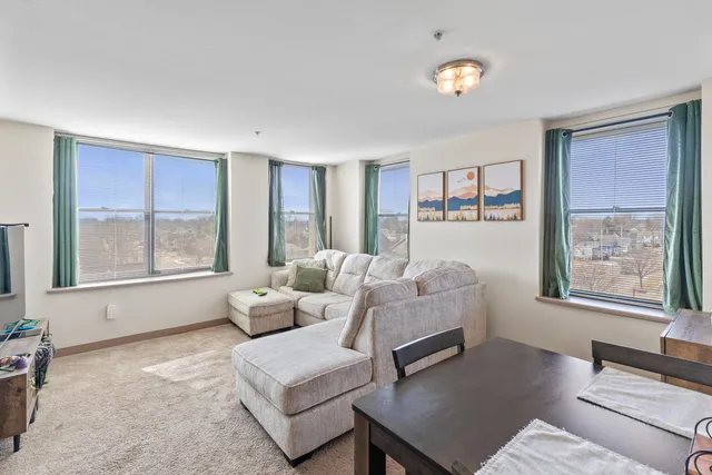 $3,899,900 | 1120 East Parkway Avenue, Oshkosh, WI 54901