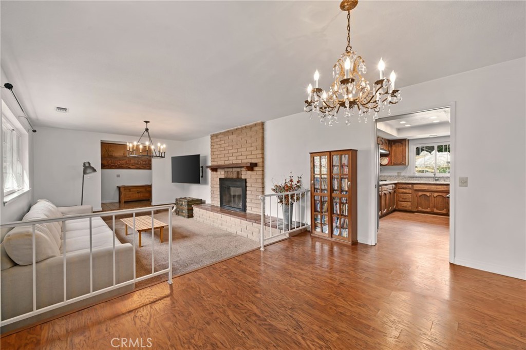 39804 Pine Bench Road Yucaipa, CA 92399 - Photo 6 of 57 Dinning/Living room
