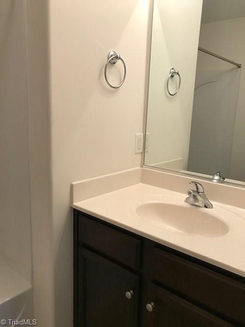 3770 Shadow Ridge Drive High Point, NC 27265 - Photo 16 of 26 bath for second bedroom