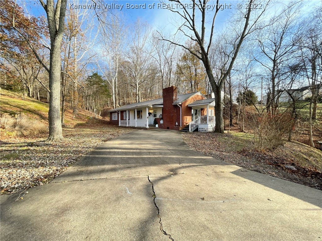104 Highlawn Drive Ripley, WV 25271 - Photo 2 of 33 Gallery Image 2