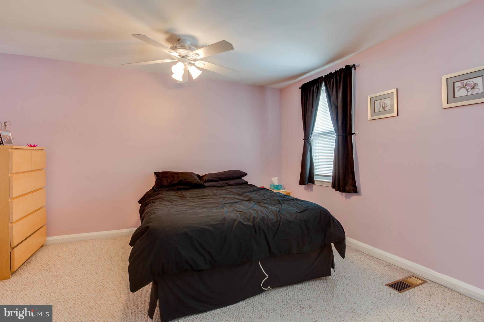 5520 Oakland Road Baltimore, MD 21227 - Photo 20 of 26 Bedroom (Master)