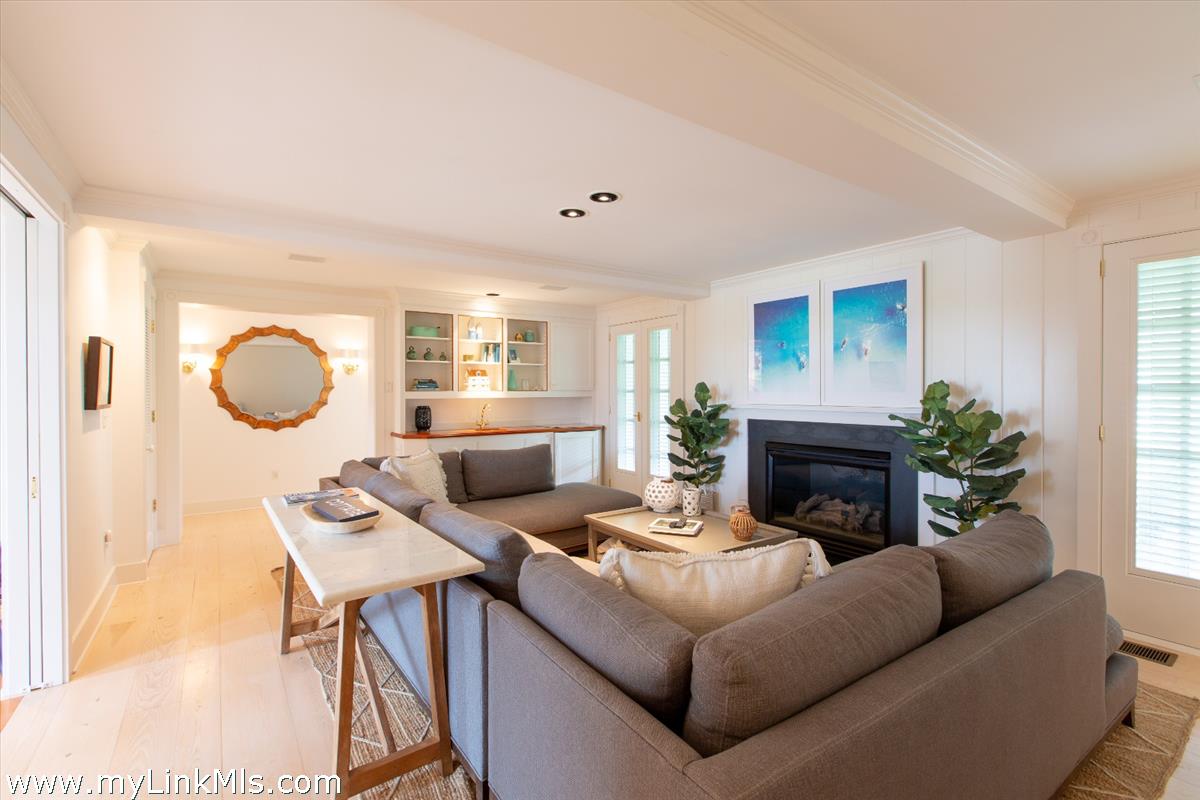 136 Miacomet Road Nantucket, MA 02554 - Photo 3 of 46 Gallery Image 3