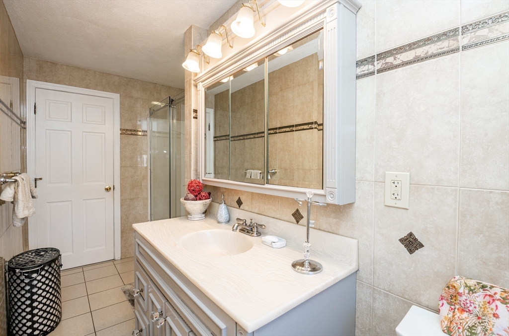 27 Carr Road Saugus, MA 01906 - Photo 15 of 34 Gallery Image 15