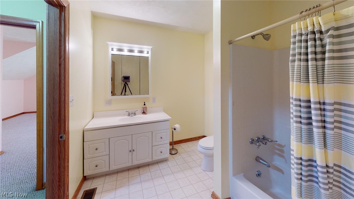 469 Pine Run Road Washington, WV 26181 - Photo 17 of 24 Upstairs bathroom