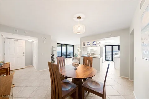 $950,000 | 2800 Estero Boulevard, Unit 1006, Fort Myers Beach, FL 33931