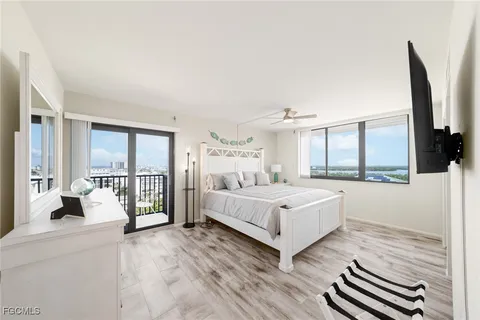 $950,000 | 2800 Estero Boulevard, Unit 1006, Fort Myers Beach, FL 33931