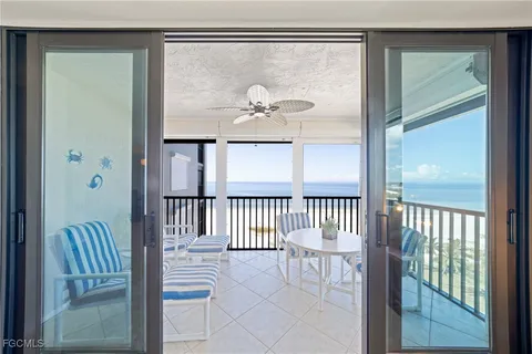 $950,000 | 2800 Estero Boulevard, Unit 1006, Fort Myers Beach, FL 33931