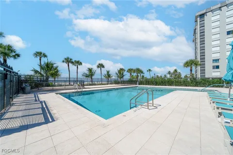$950,000 | 2800 Estero Boulevard, Unit 1006, Fort Myers Beach, FL 33931