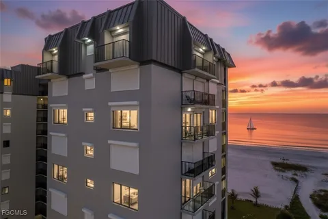 $950,000 | 2800 Estero Boulevard, Unit 1006, Fort Myers Beach, FL 33931