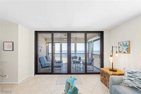 $950,000 | 2800 Estero Boulevard, Unit 1006, Fort Myers Beach, FL 33931