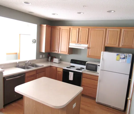 $269,900 | 13841 54th Avenue North, Plymouth, MN 55446