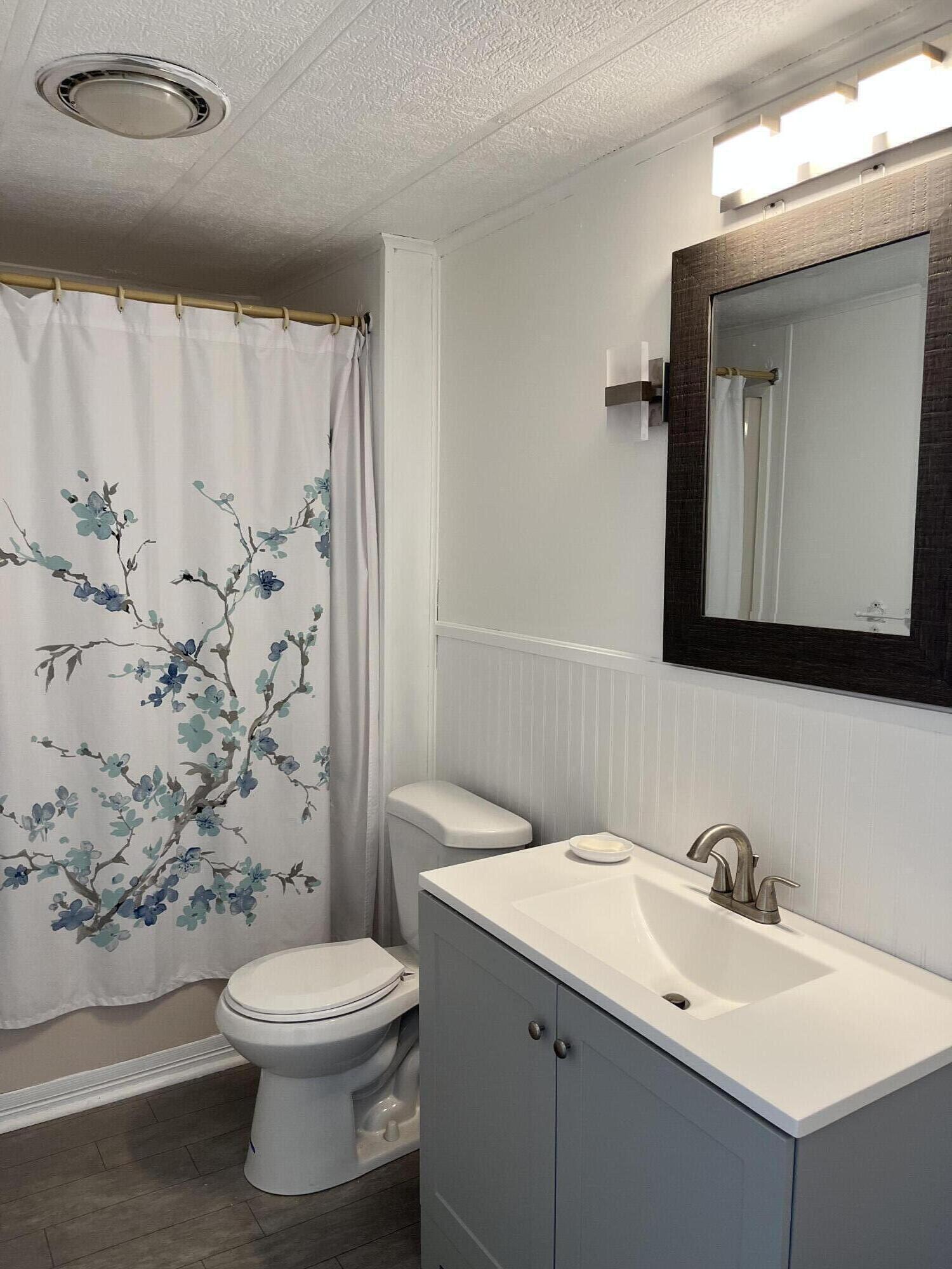 68 Caincrest Road, Unit 1 York, ME 03909 - Photo 8 of 9 Renovated main bathroom