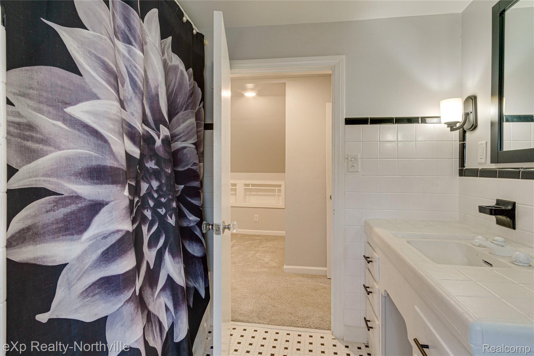 2536 McCain Road Jackson, MI 49203 - Photo 34 of 44 Interiors (27 of 41).jpg