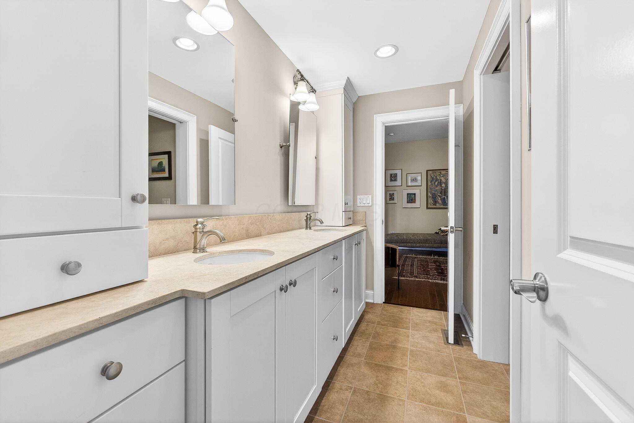 1544 Roxbury Road, Unit 1544 Columbus, OH 43212 - Photo 50 of 92 1544 Roxbury Rd (Interior)-46
