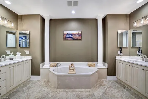 $585,000 | 9270 Campanile Circle, Unit 102, Naples, FL 34114