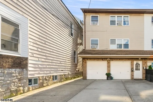 $2,700 | 536 Livingston Street, Elizabeth Port, NJ 07206