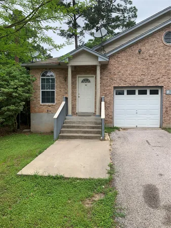 $1,400 | 137 North Kanaio Drive, Unit A, Bastrop, TX 78602