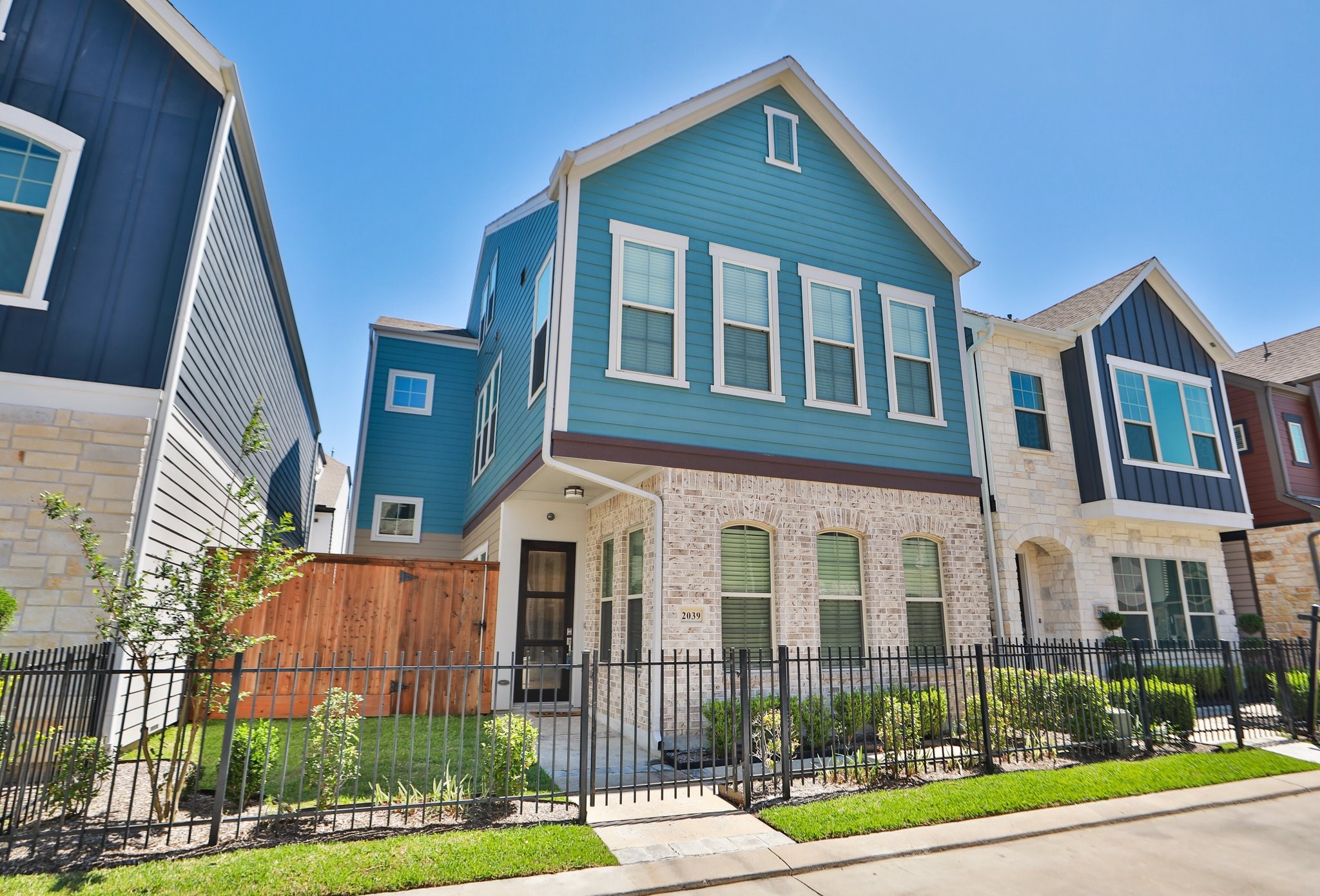 2039 Jadeite Trace Houston, TX 77077 - Photo 1 of 50