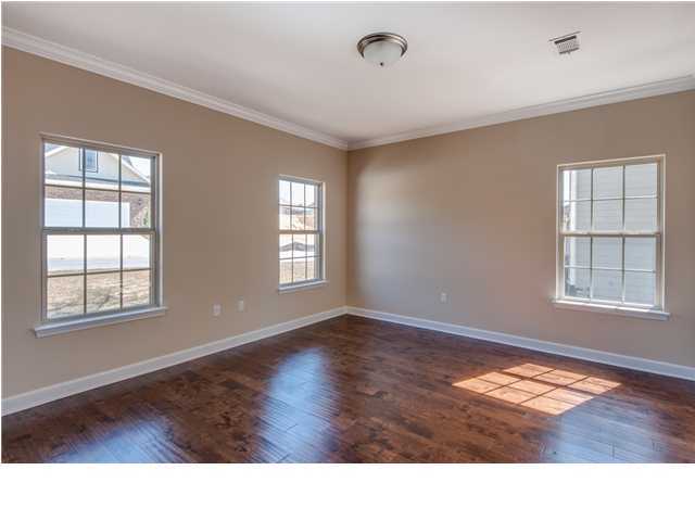 4560 Hermosa Road Crestview, FL 32539 - Photo 7 of 26 a room with window