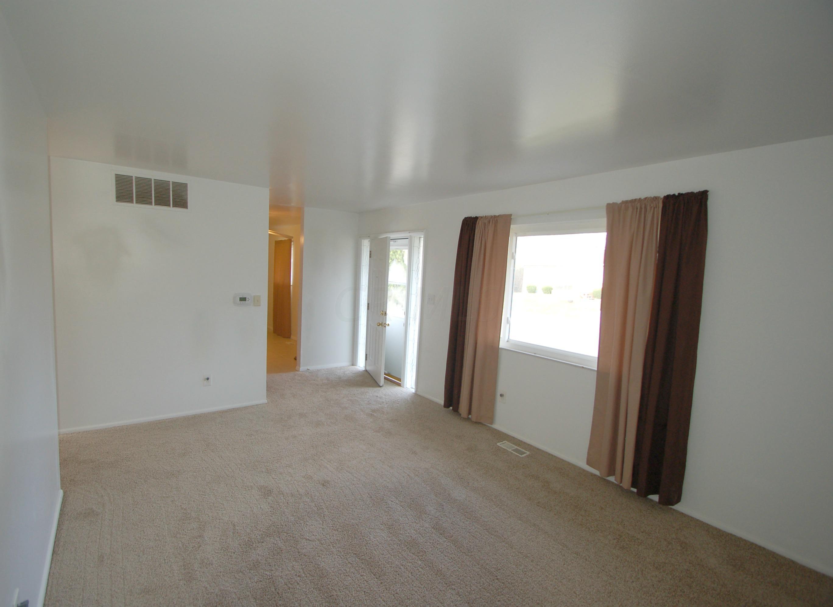 1878 Stetson Road Columbus, OH 43232 - Photo 4 of 19 Gallery Image 4