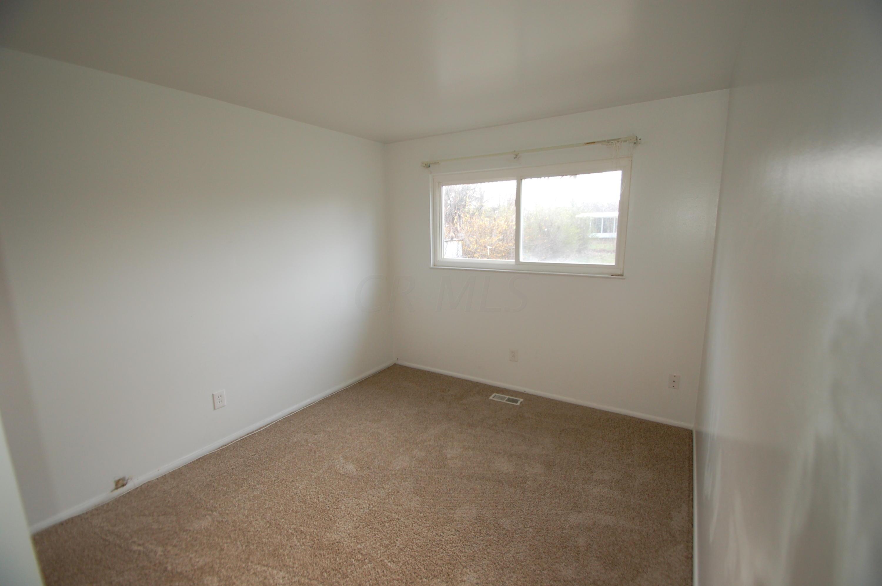 1878 Stetson Road Columbus, OH 43232 - Photo 6 of 19 Gallery Image 6