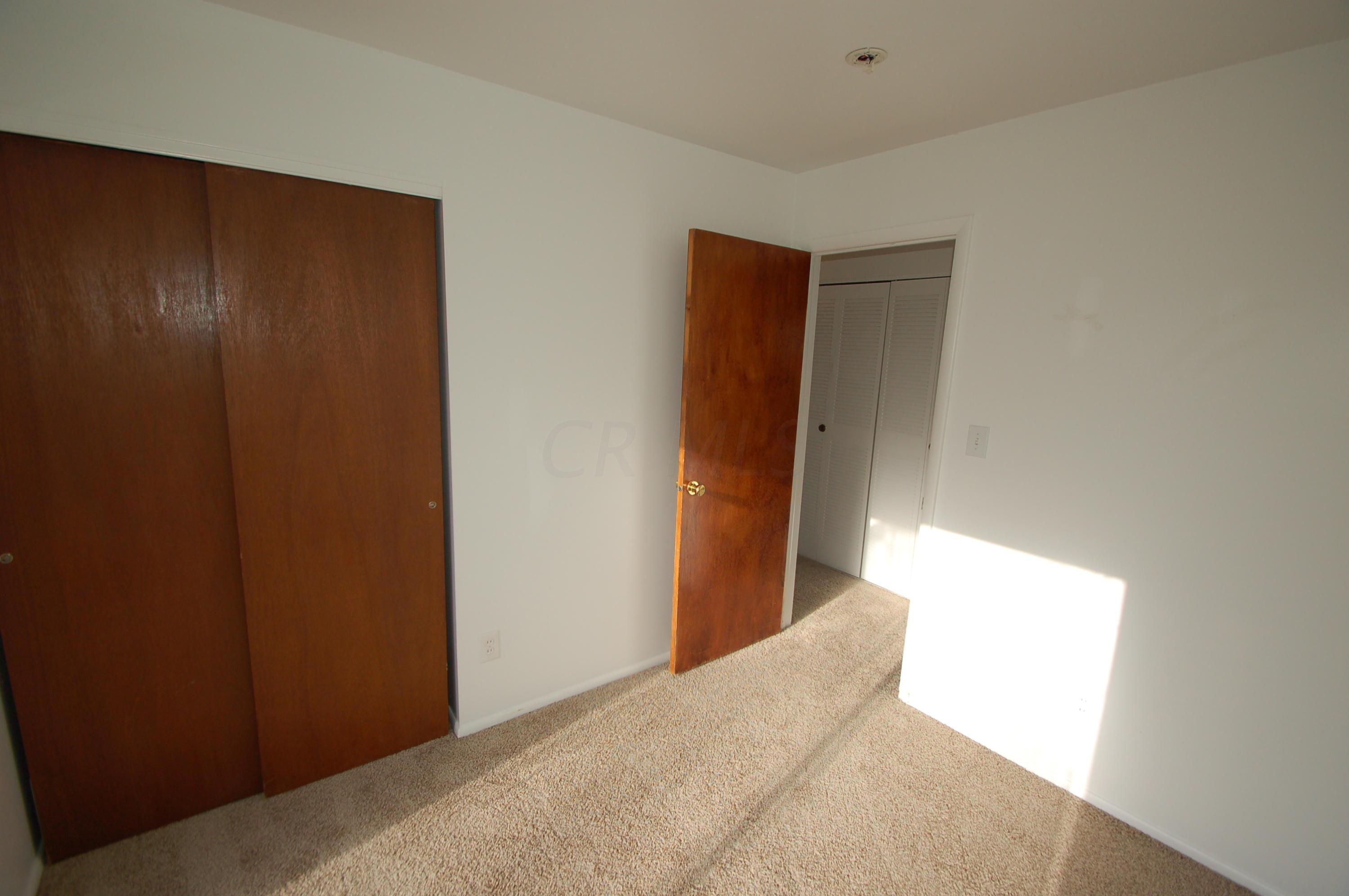 1878 Stetson Road Columbus, OH 43232 - Photo 8 of 19 Gallery Image 8