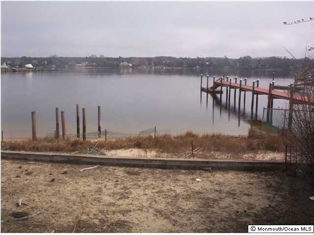 197 Riverside Drive North Brick, NJ 08724 - Photo 1 of 3 Primary Photo