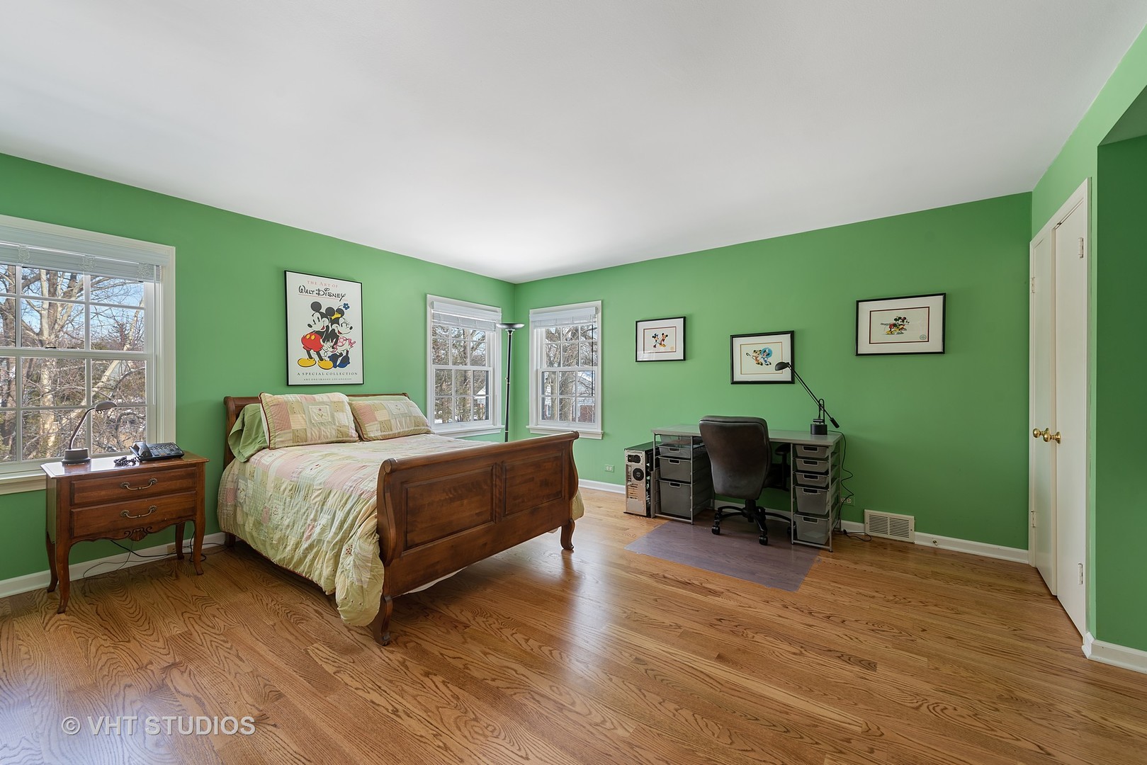 315 Woodley Road Winnetka, IL 60093 - Photo 10 of 28 a bedroom with a bed and a table