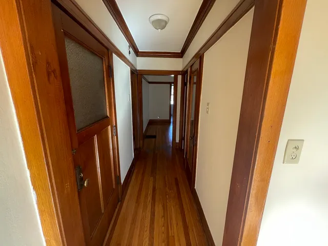 $1,300 | 5056 West Henderson Street, Unit 1E, Chicago, IL 60641