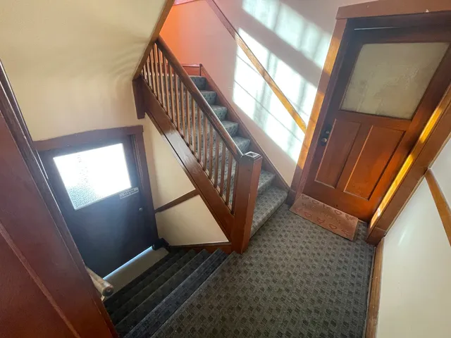 $1,300 | 5056 West Henderson Street, Unit 1E, Chicago, IL 60641